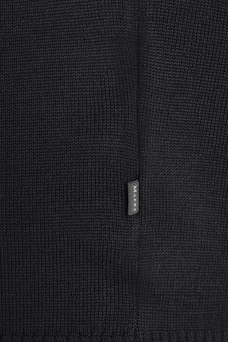 Maerz pullover ronde hals zwart merinowol