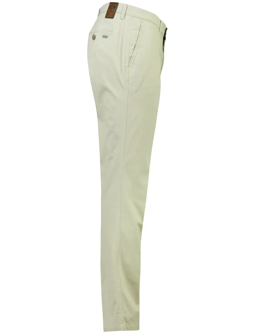 Chino M.E.N.S. Madison U creme
