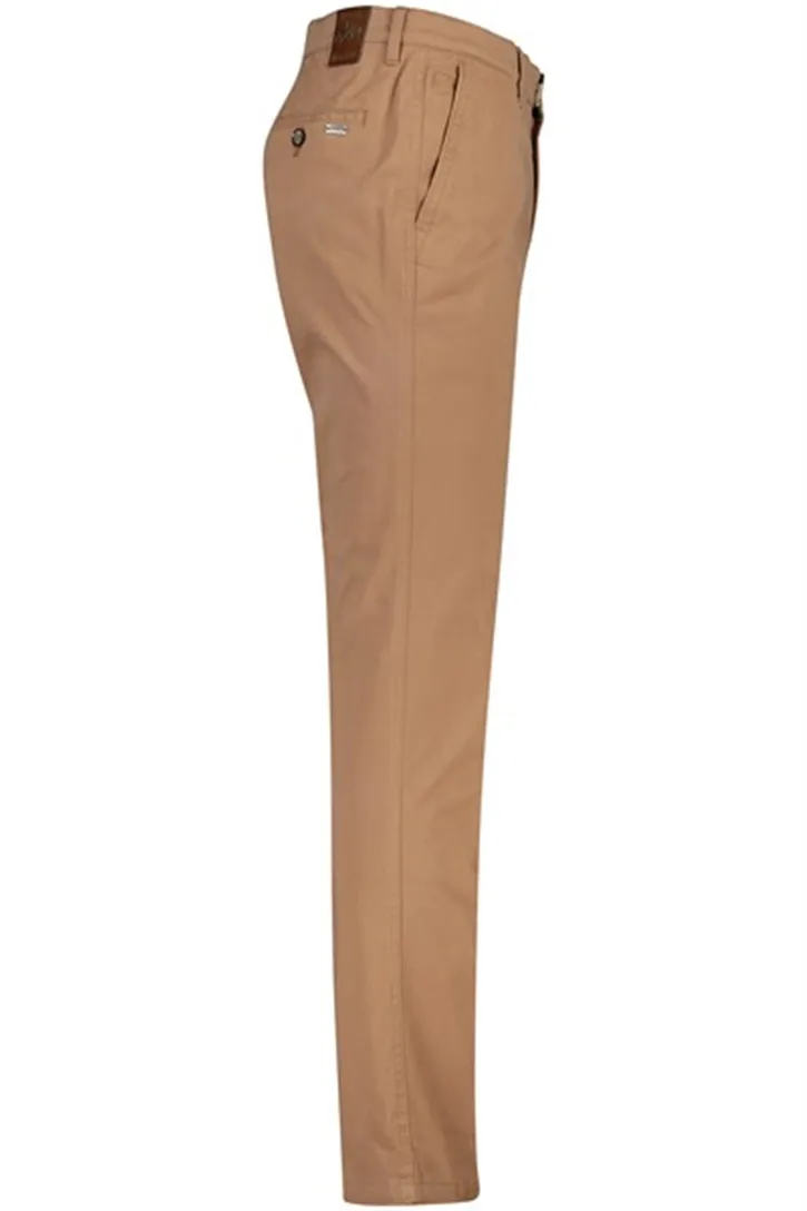Madison M.E.N.S. bruine chino