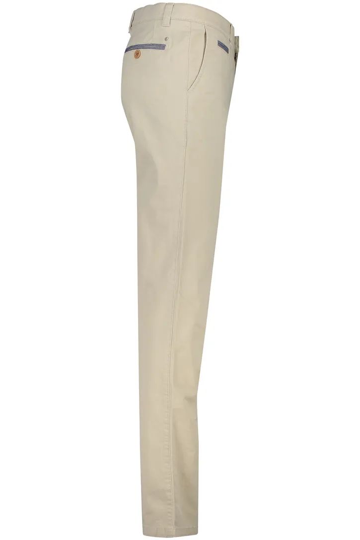 katoenen broek COM4 chino beige effen