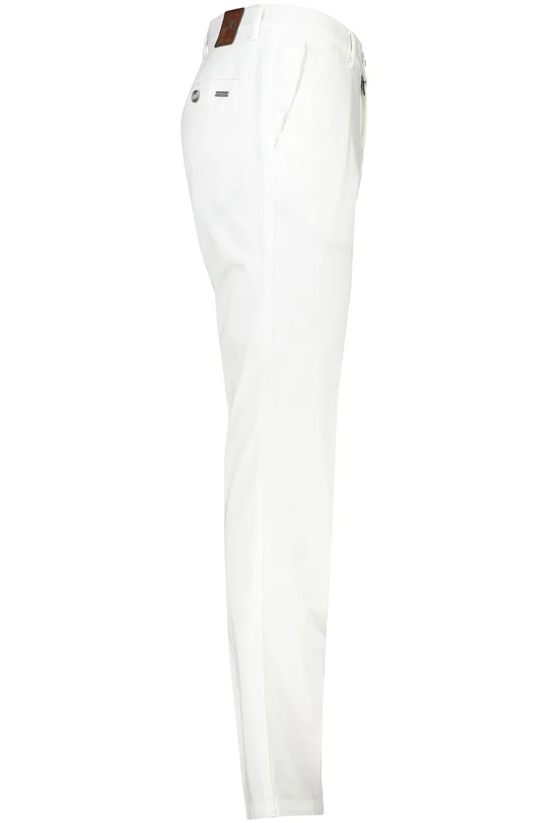 M.E.N.S. katoenen madison chino wit
