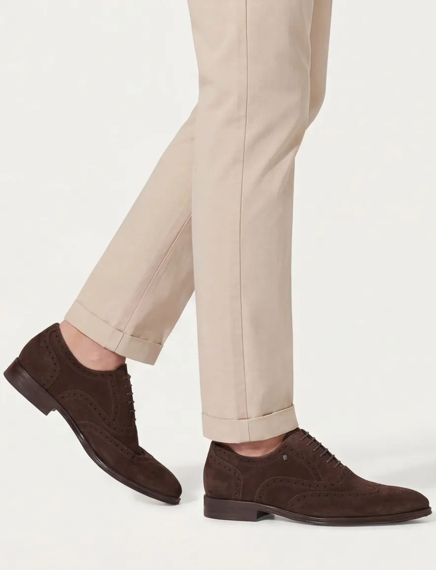 van Bommel veterschoen donkerbruin suede stippen