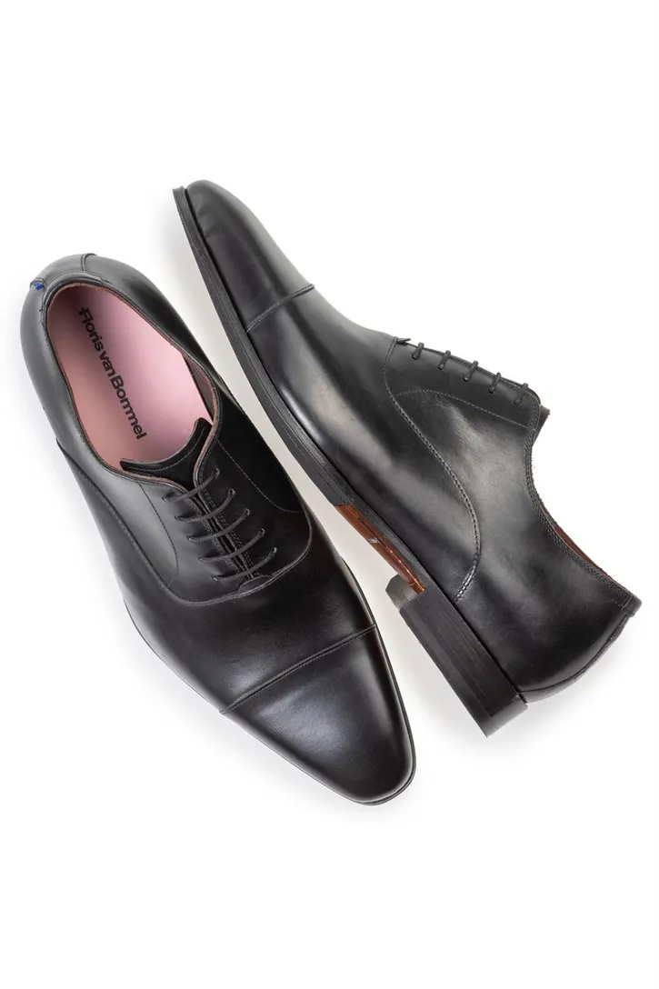 Floris van Bommel veterschoenen zwart effen leer en rubber
