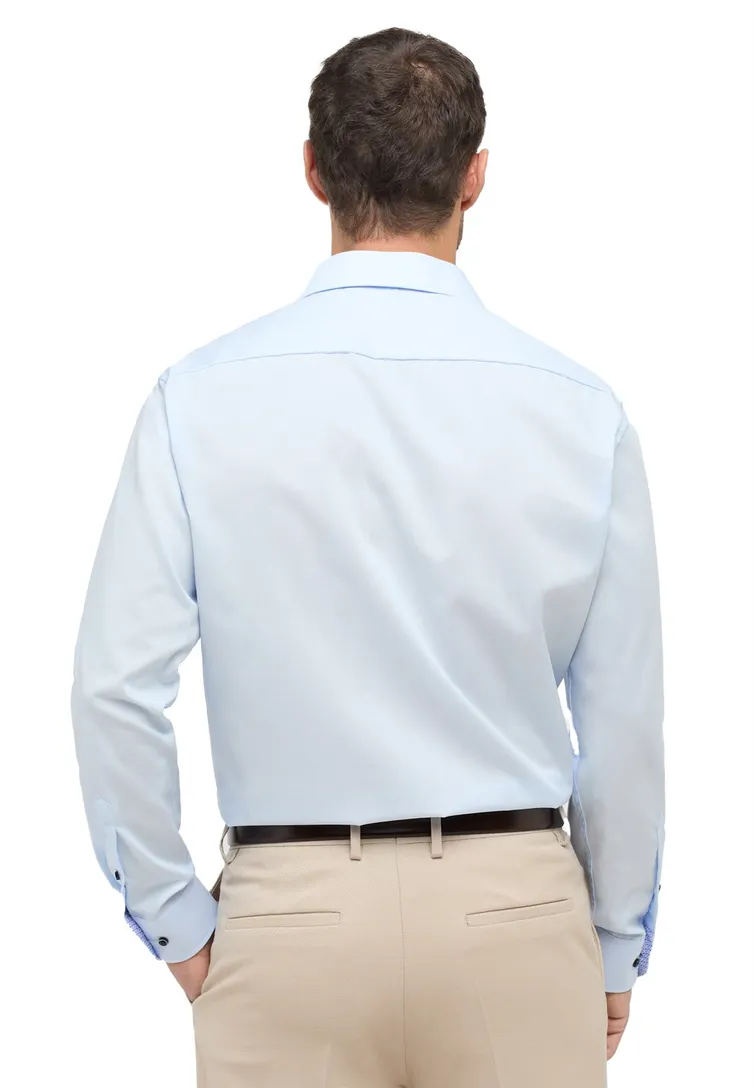 Eterna overhemd lichtblauw comfort fit met borstzak