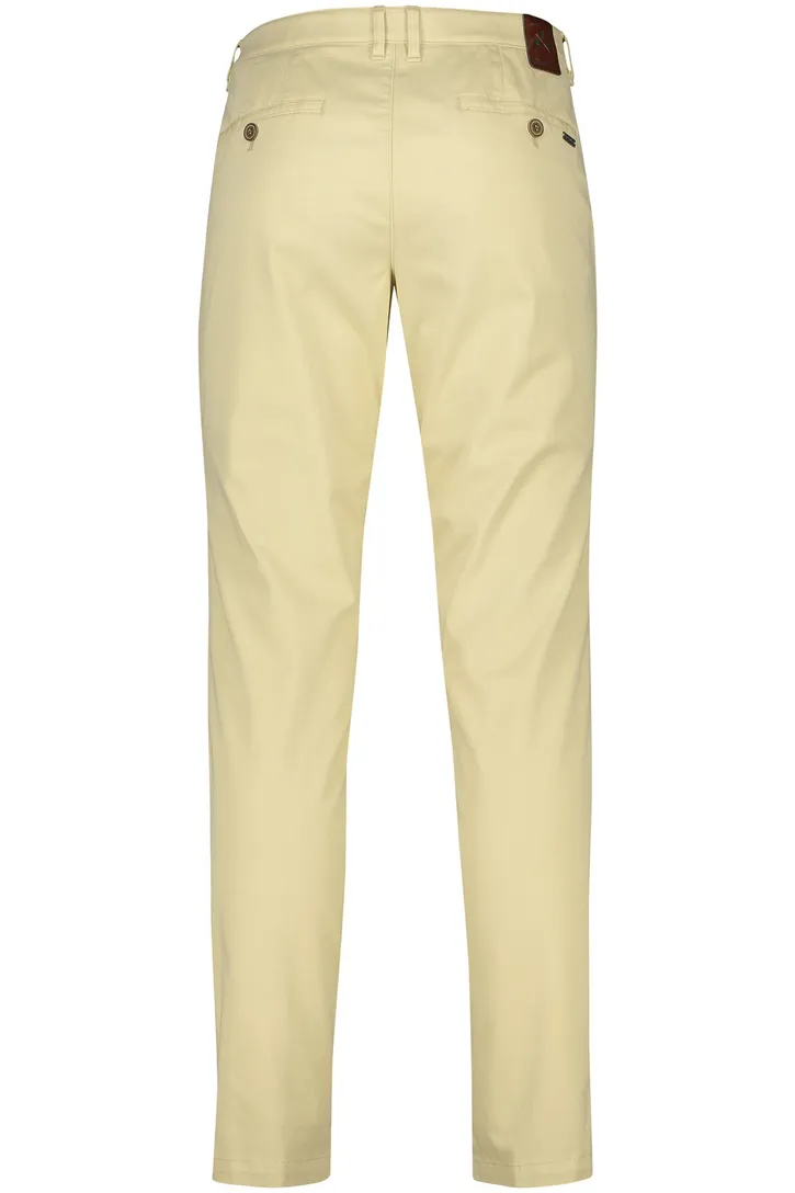 Katoenen M.E.N.S. broek effen lichtgeel chino normale fit