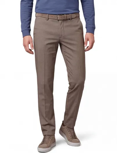 COM4 COM4 katoenen broek bruin geruit normale fit