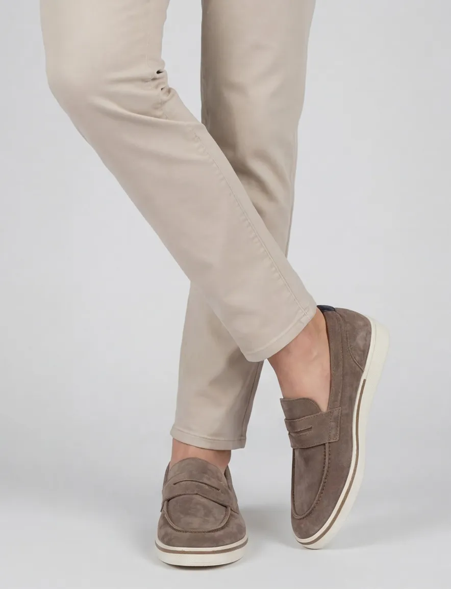 Suede loafers van Bommel bruin