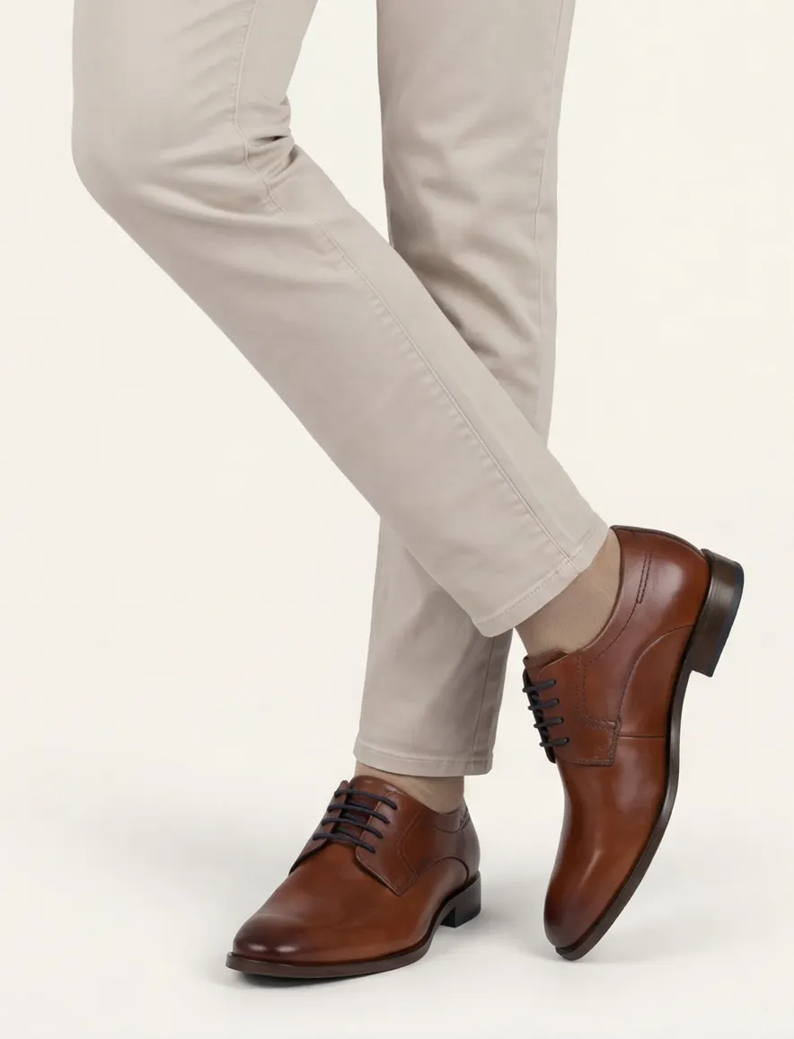 Bugatti veterschoenen bruin leer effen