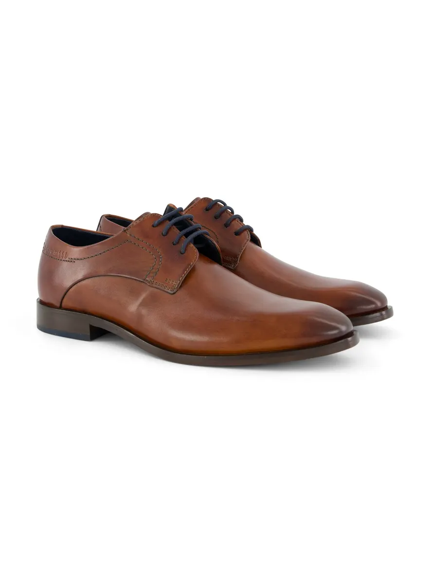 Bugatti veterschoenen bruin leer effen