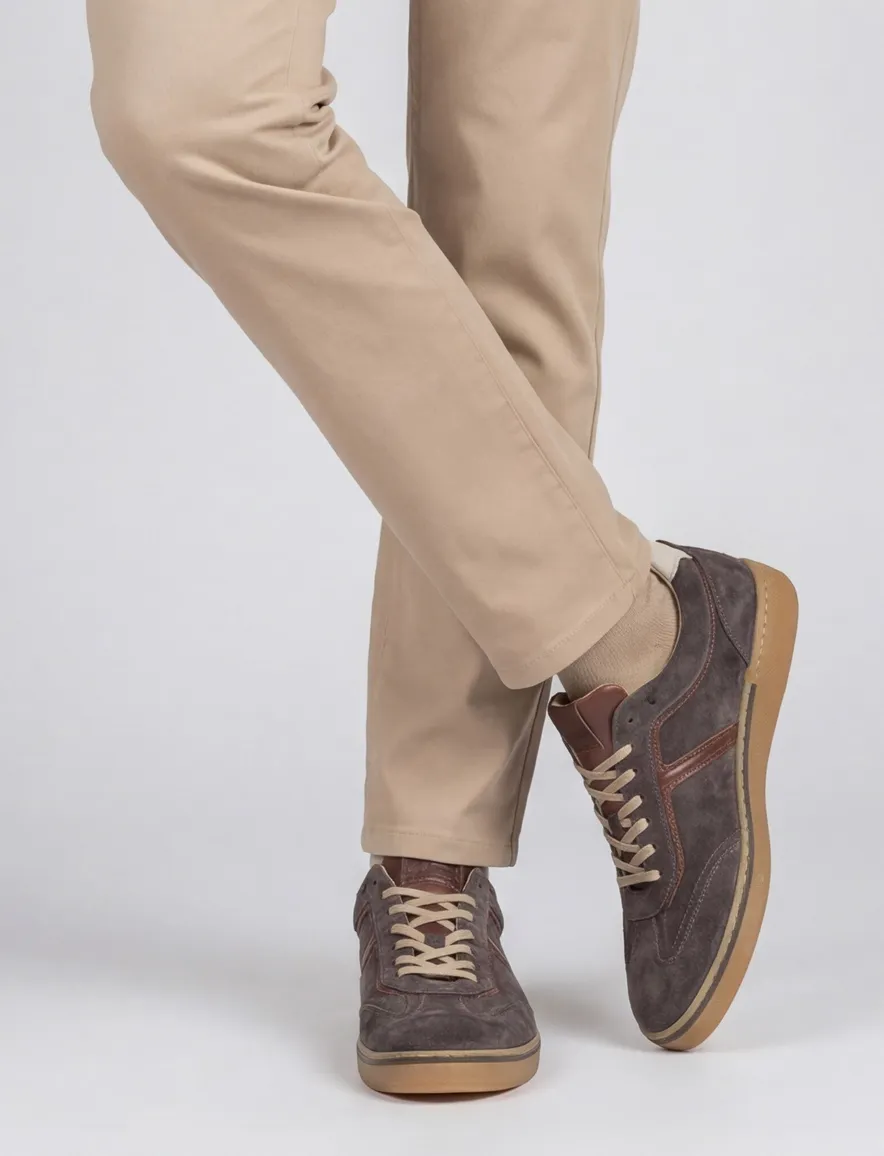 Floris van Bommel lage schoen bruin suede