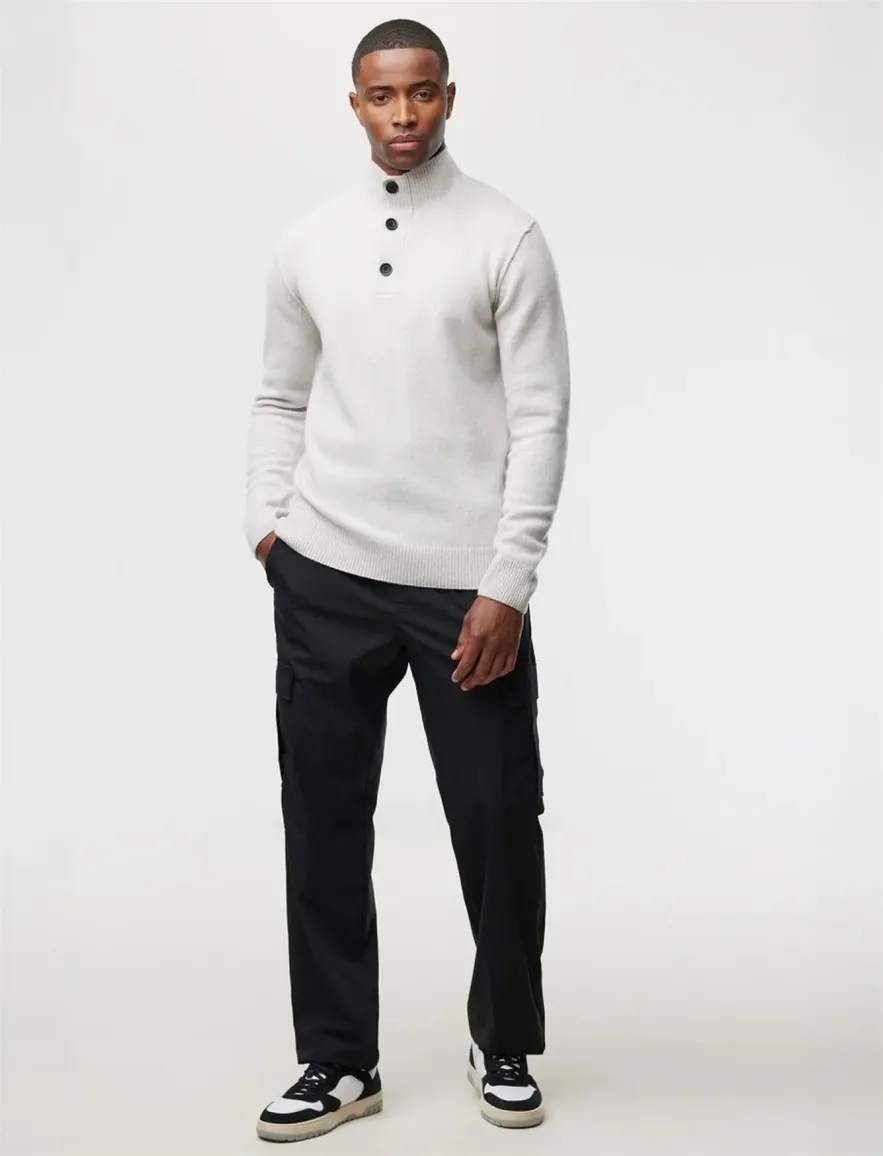 Genti trui wit effen normale fit wol turtleneck met knopen