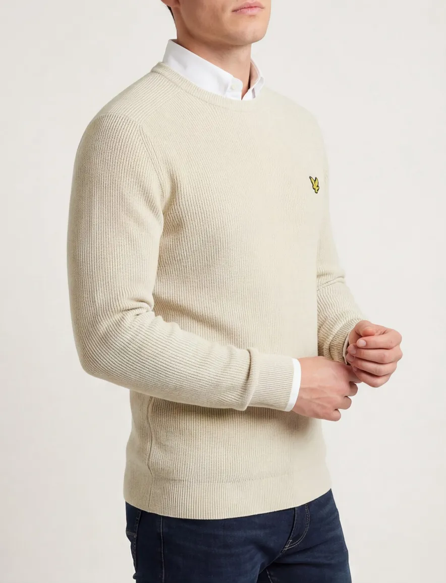 Lyle & Scott trui creme ronde hals grof gebried