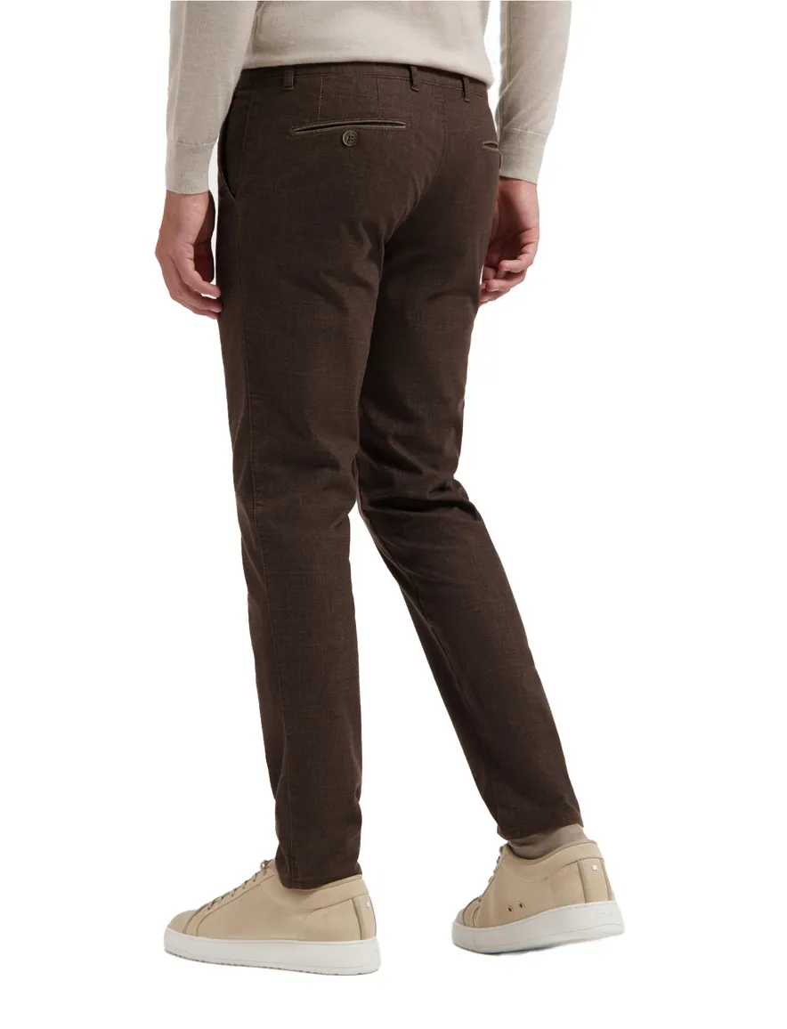 Com4 pantalon chino effen bruin katoen normale fit