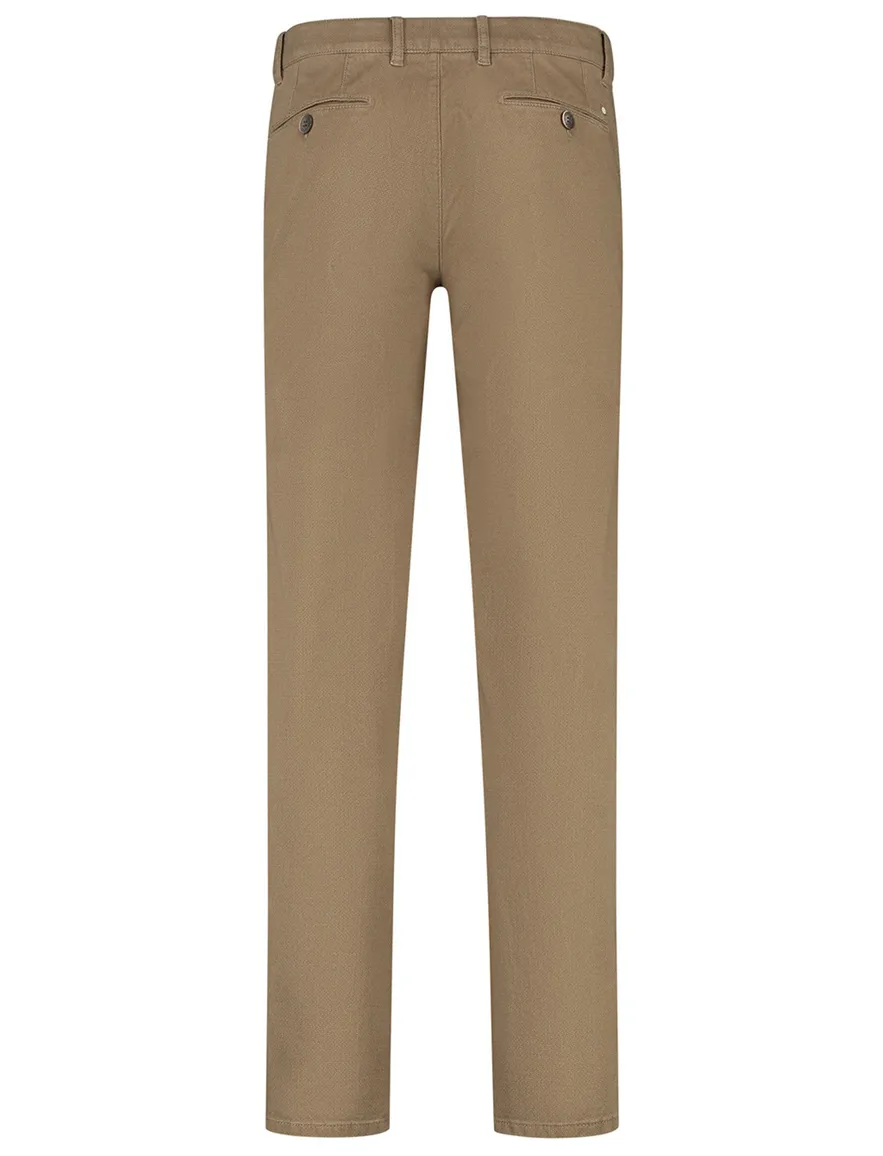 COM4 Pantalon chino camel