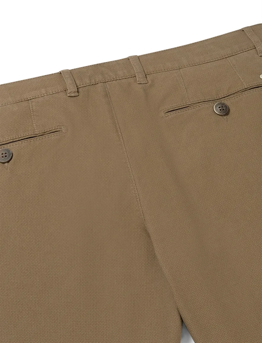 COM4 Pantalon chino camel