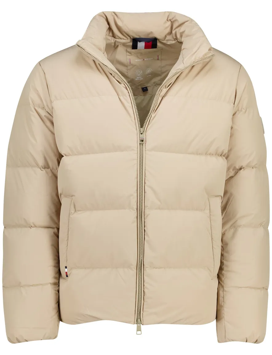 Tommy Hilfiger dons puffer beige