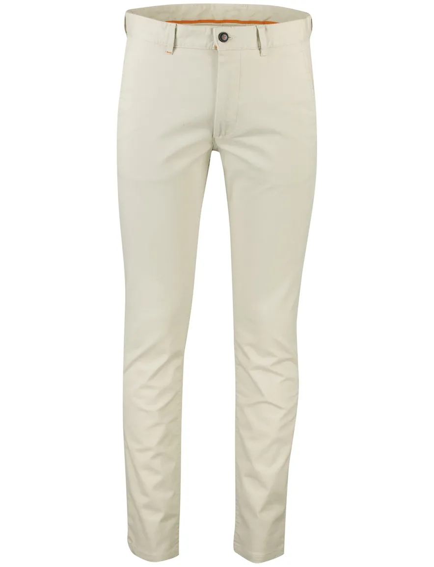 BOSS Orange Chino slim creme