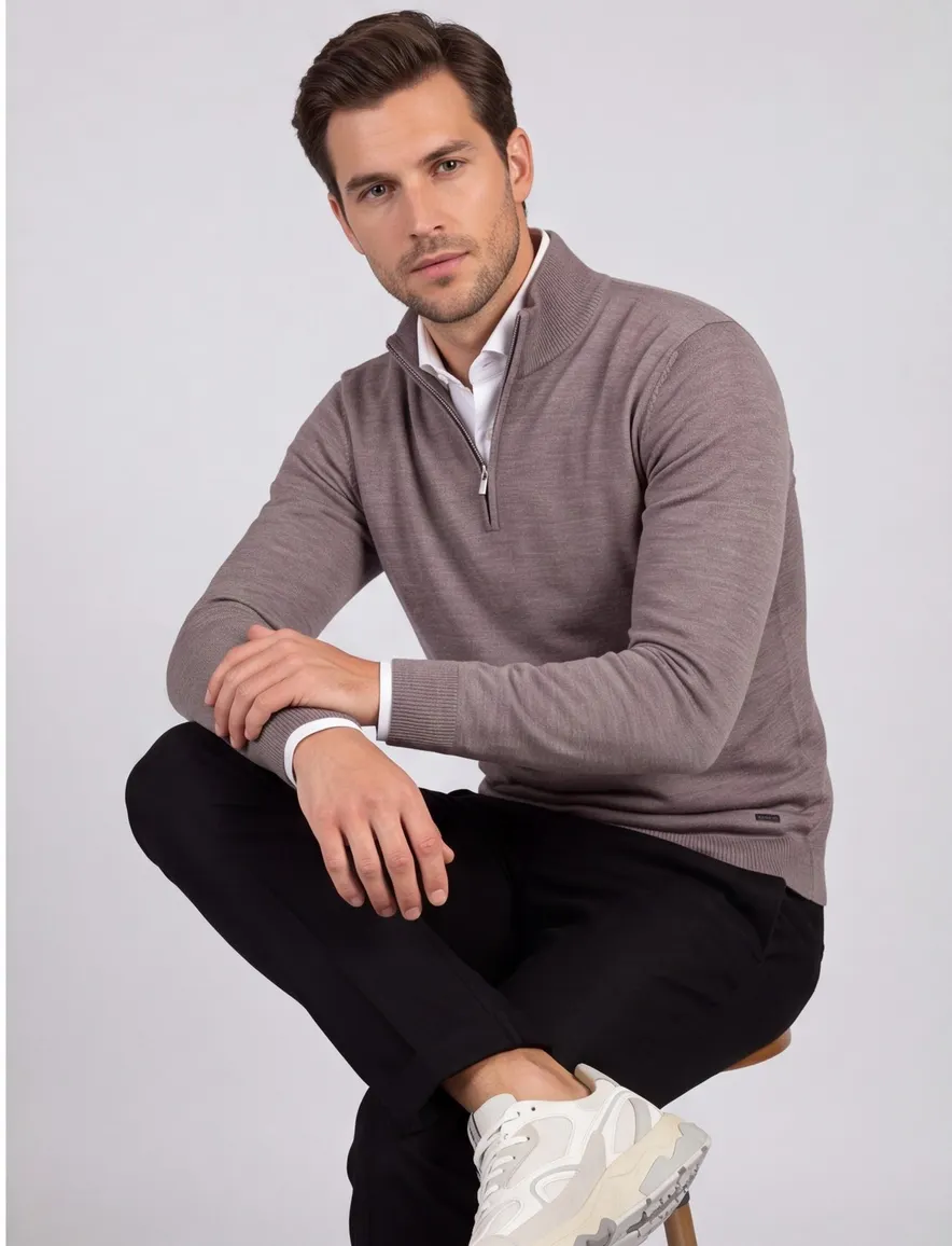 Born with Appetite Lux half zip pullover bruin