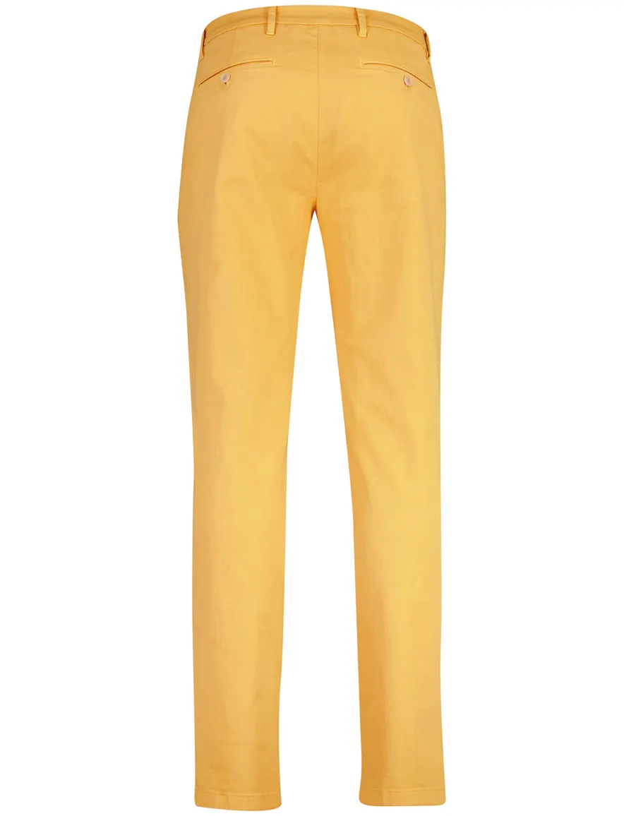 Barmas chino geel