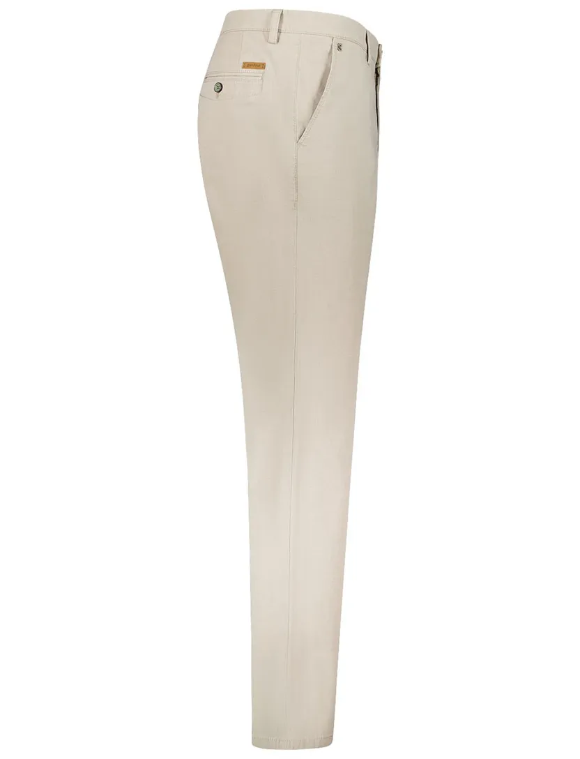 Pantalon flatfront model Gardeur Benito beige normale fit
