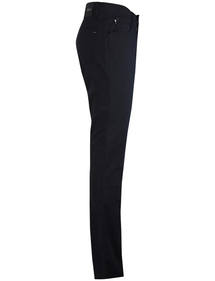donkerblauwe pantalon Brax Chuck slim fit