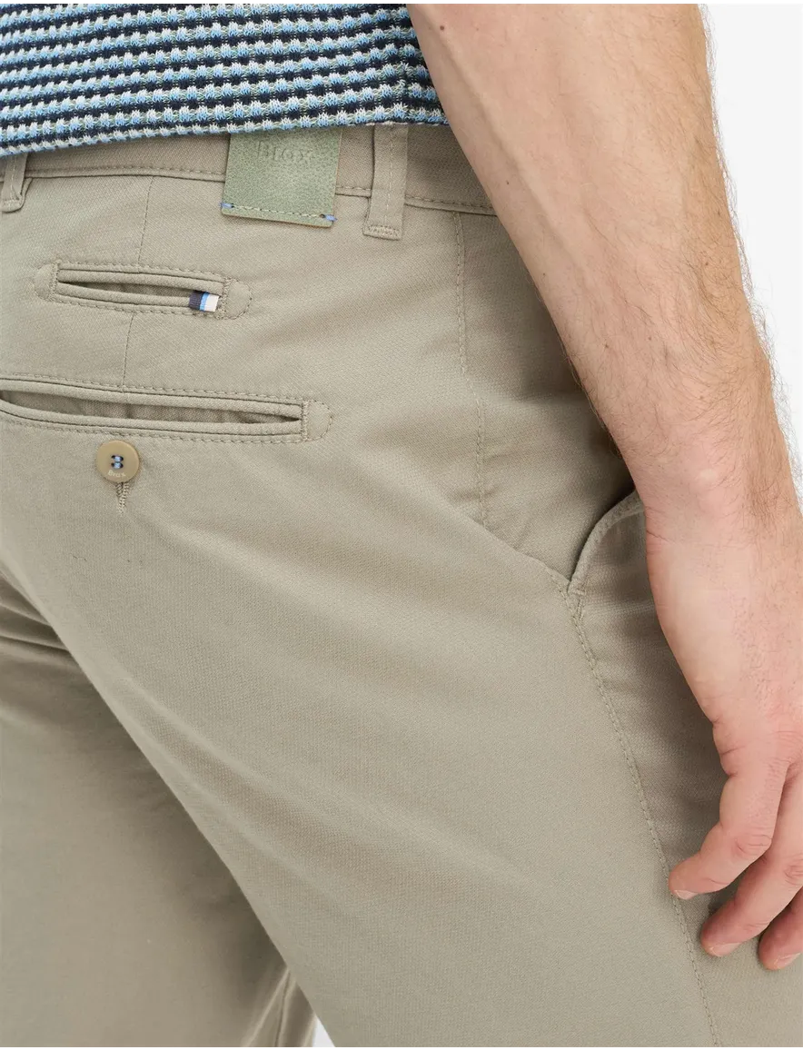 Groene chino Brax Fabio zonder omslag