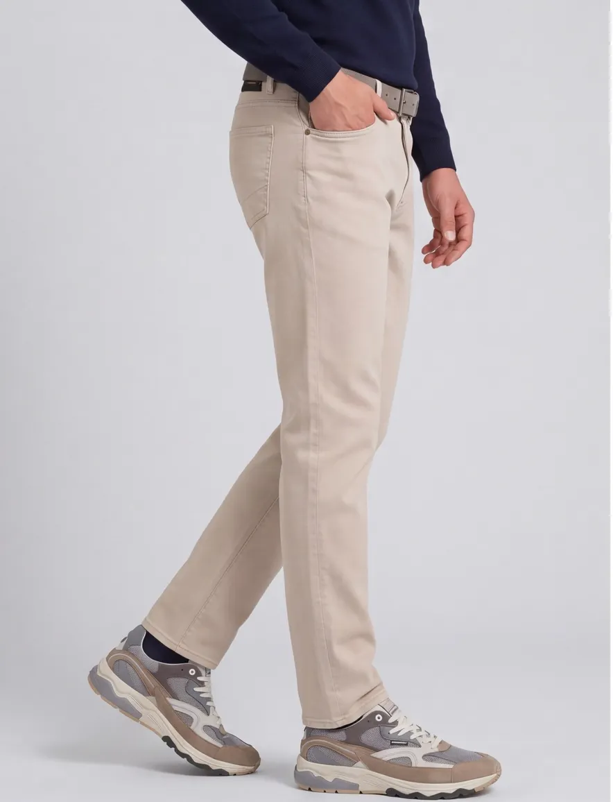 Brax spijkerbroek licht beige Chuck