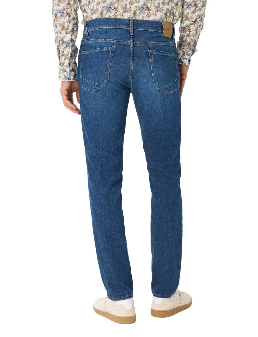 Donkerblauwe jeans Brax Chuck slim fit