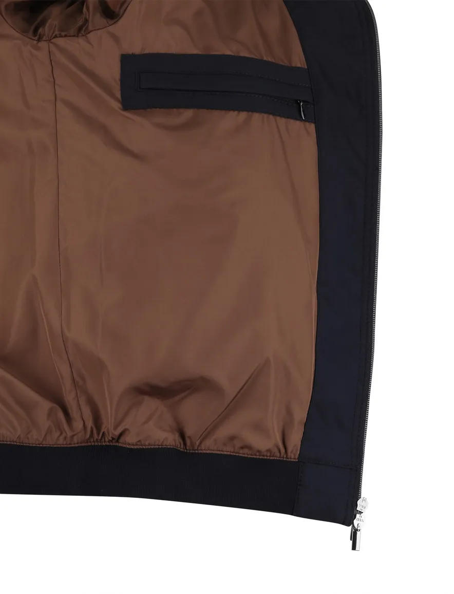 Donkerblauwe Bugatti zomerjas
