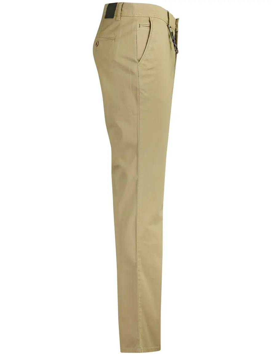 Khaki chino Casa Moda met hanger