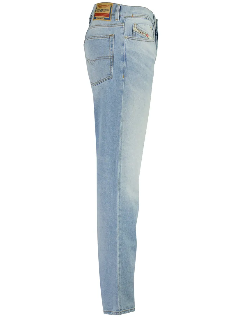 jeans Diesel D-Finitive lichtblauw spijker wijde fit