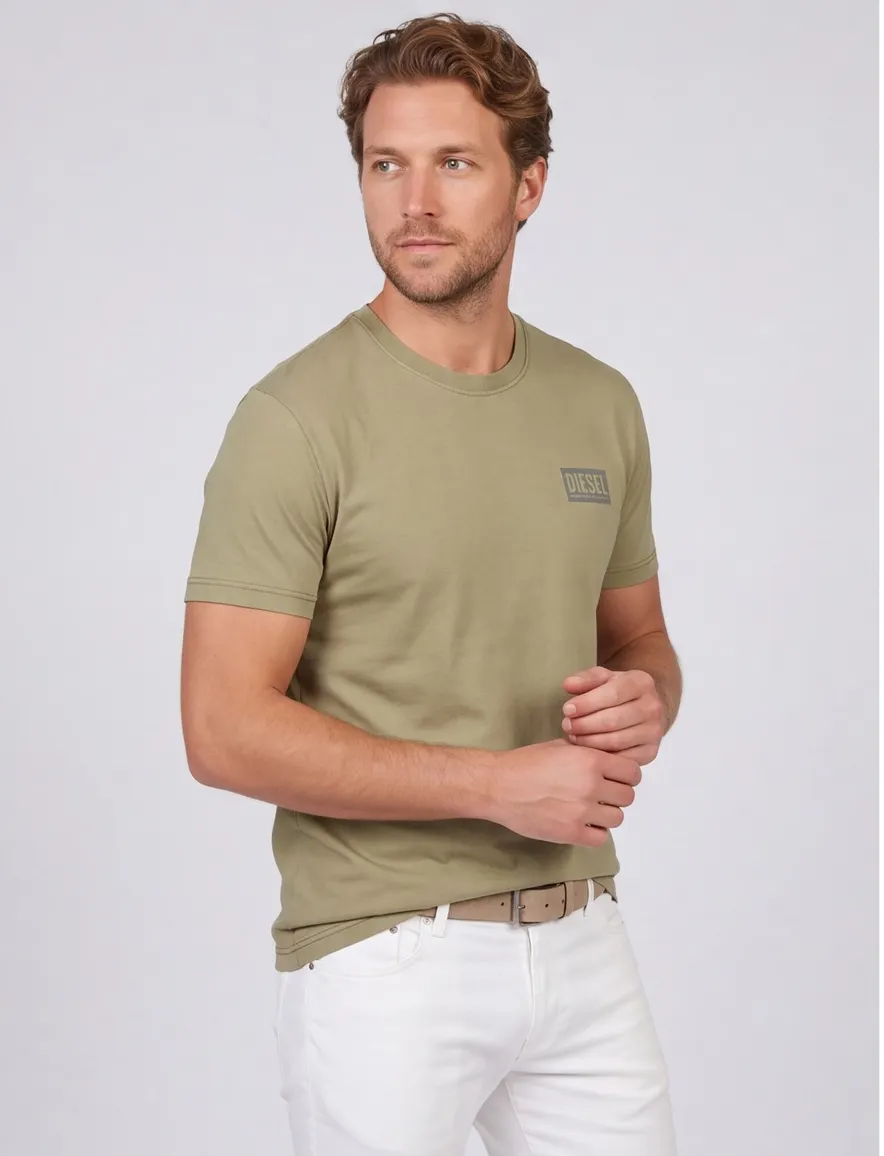 olijfgroen t-shirt Diesel ronde hals merkje