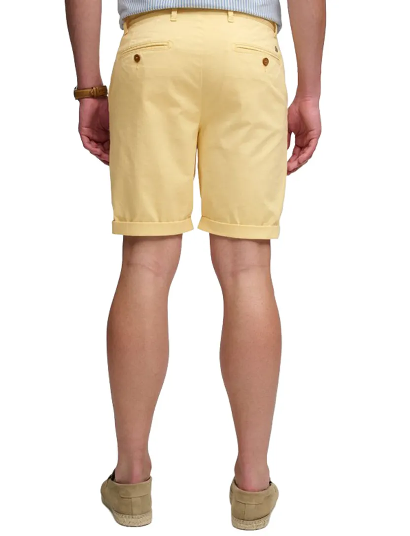 Shorts Superdry chino geel