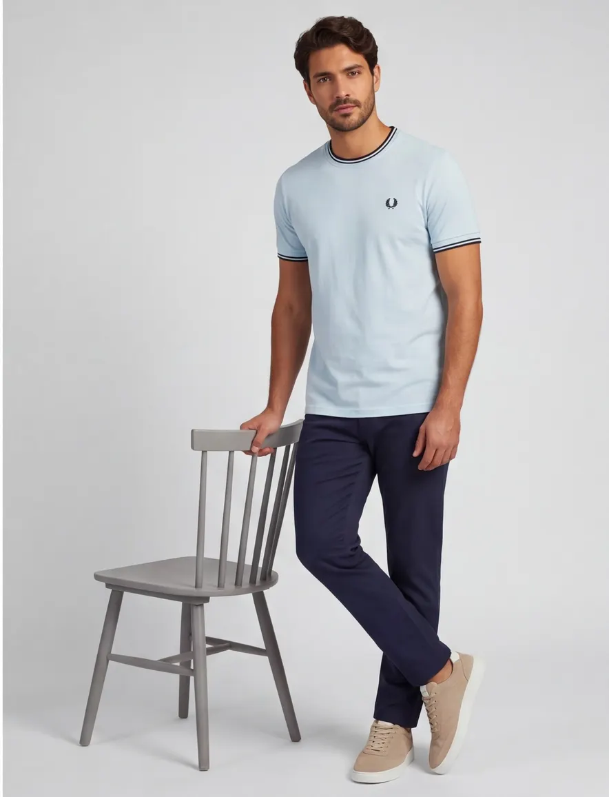 Fred Perry T-shirt lichtblauw zwart rand