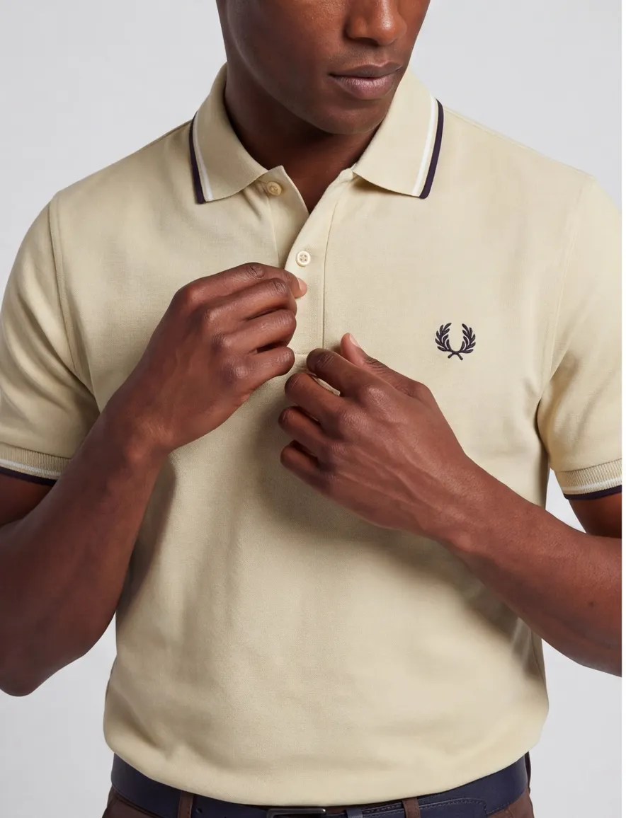 Poloshirt 2-knoops pique Fred Perry beige 100% katoen