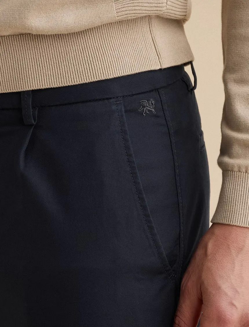 Vanguard V35 relaxed chino stretch