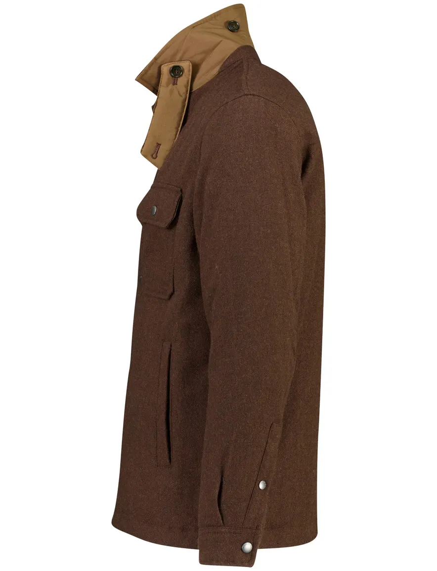 Jas Woolrich bruin