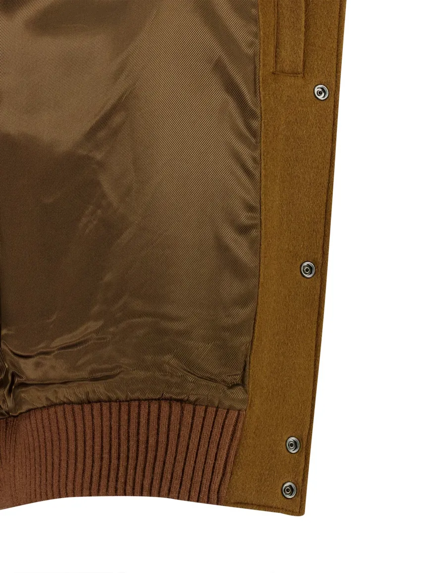 Jas Woolrich bruin