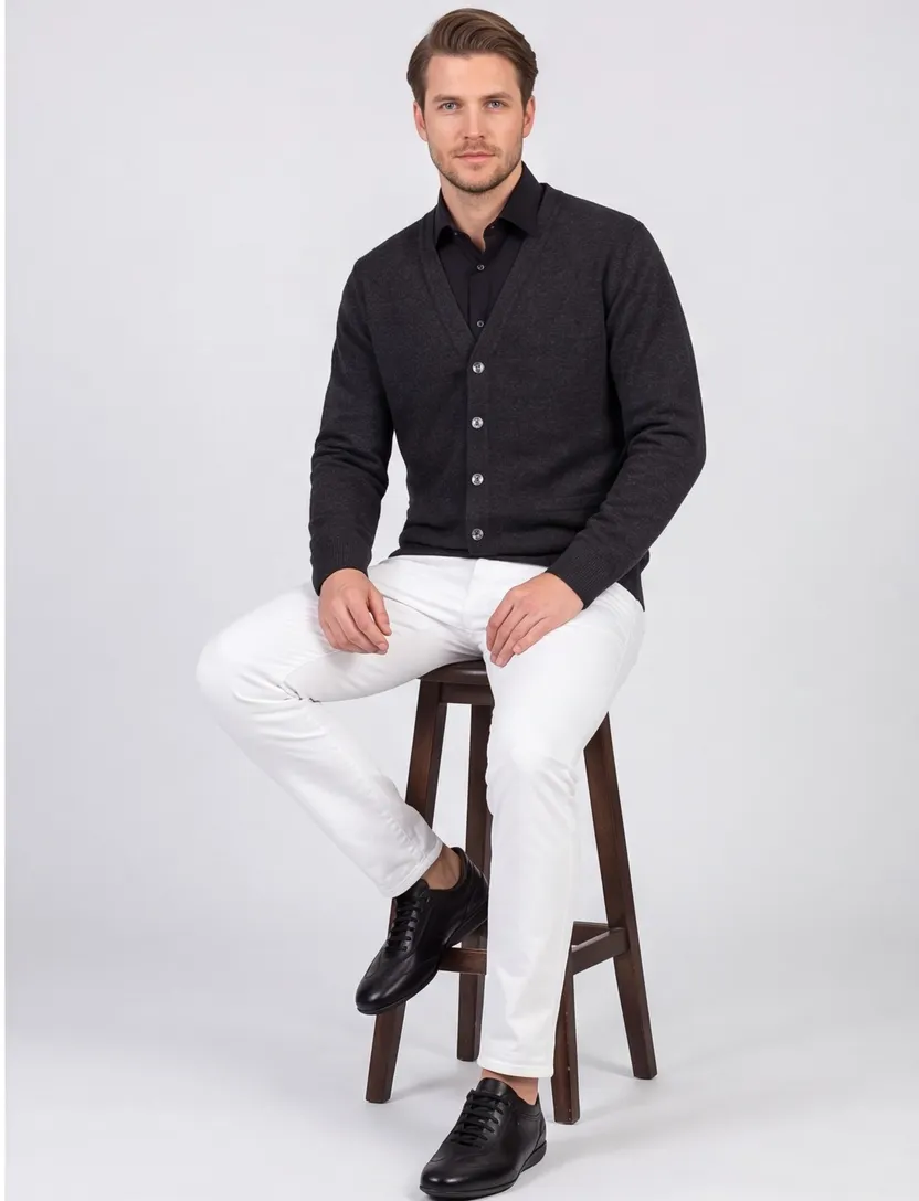 William Lockie vest grijs effen lamswol knopen