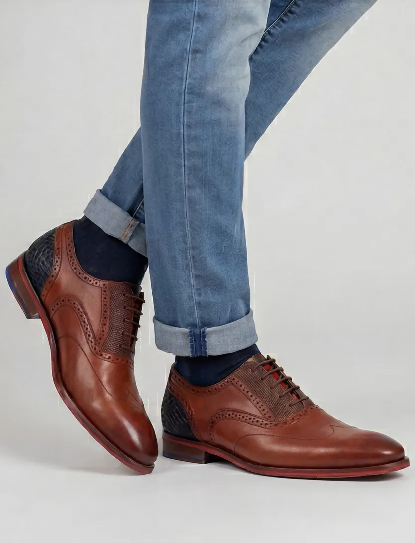 Floris van Bommel veterschoenen reliëf bruin