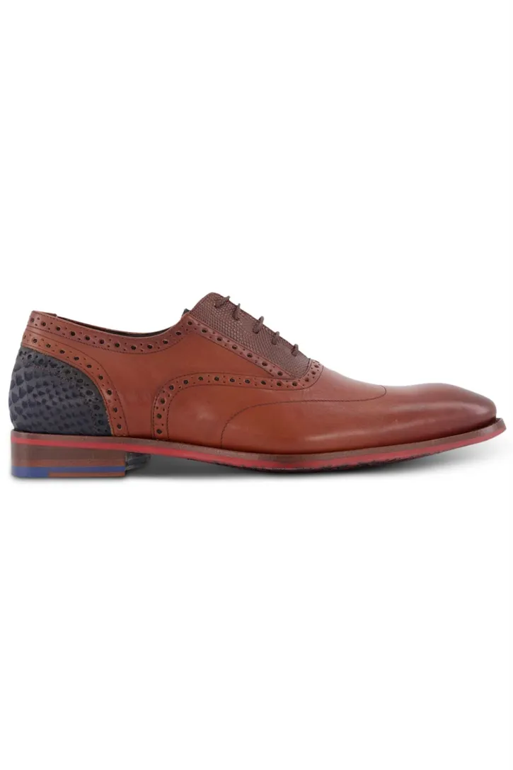 Floris van Bommel veterschoenen reliëf bruin