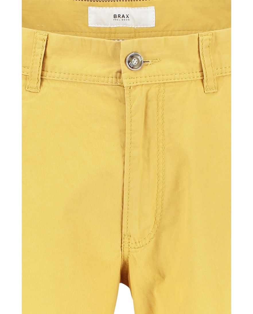 Shorts Brax regular fit geel