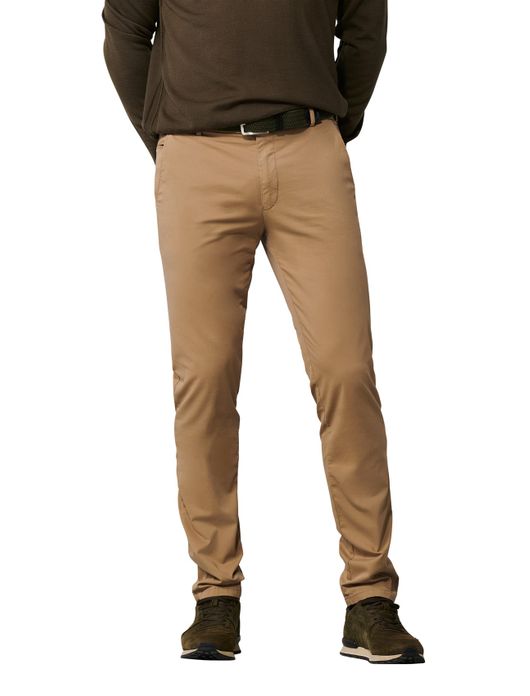 Chino Meyer bruin model Bonn