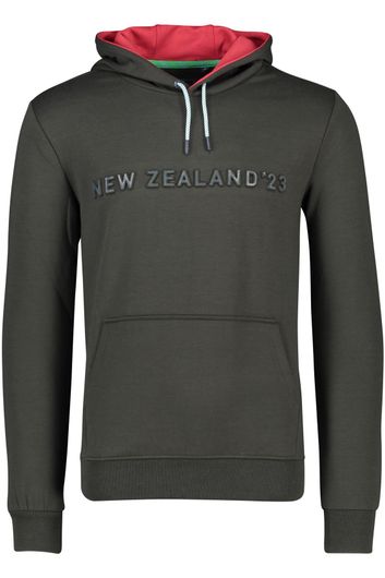 Oruru sweater New Zealand groen effen ronde hals 
