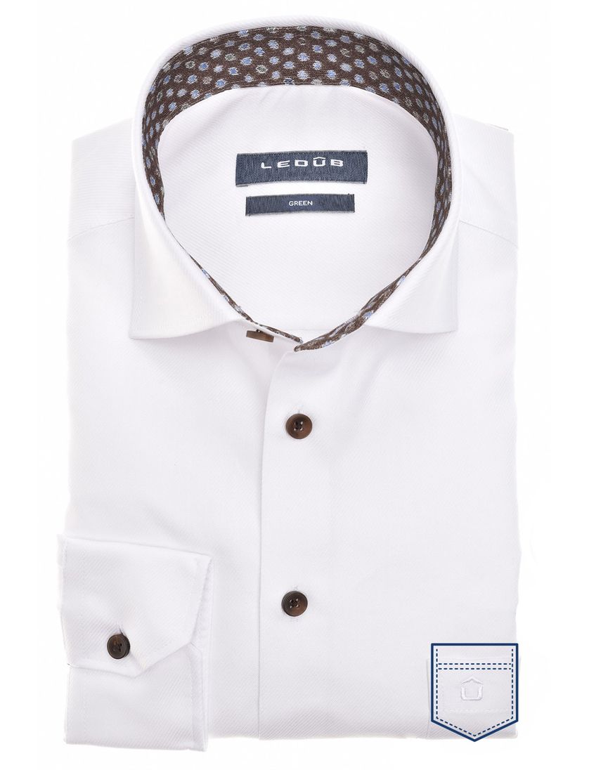 Ledub overhemd wit bruine knopen borstzak