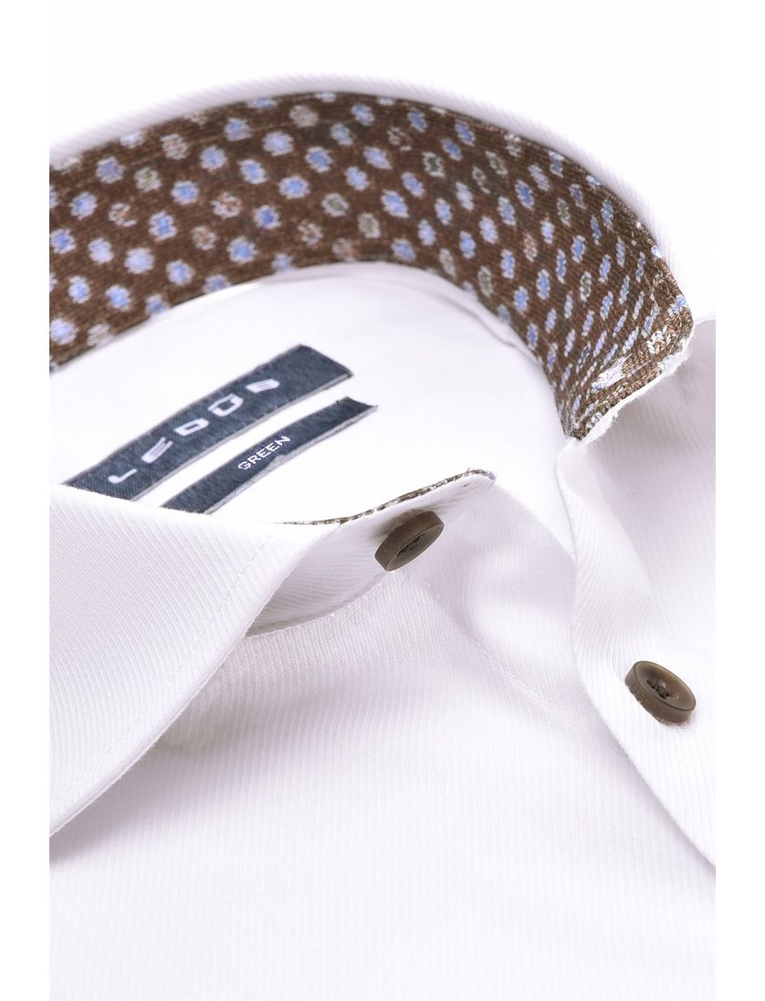 Ledub overhemd wit bruine knopen borstzak