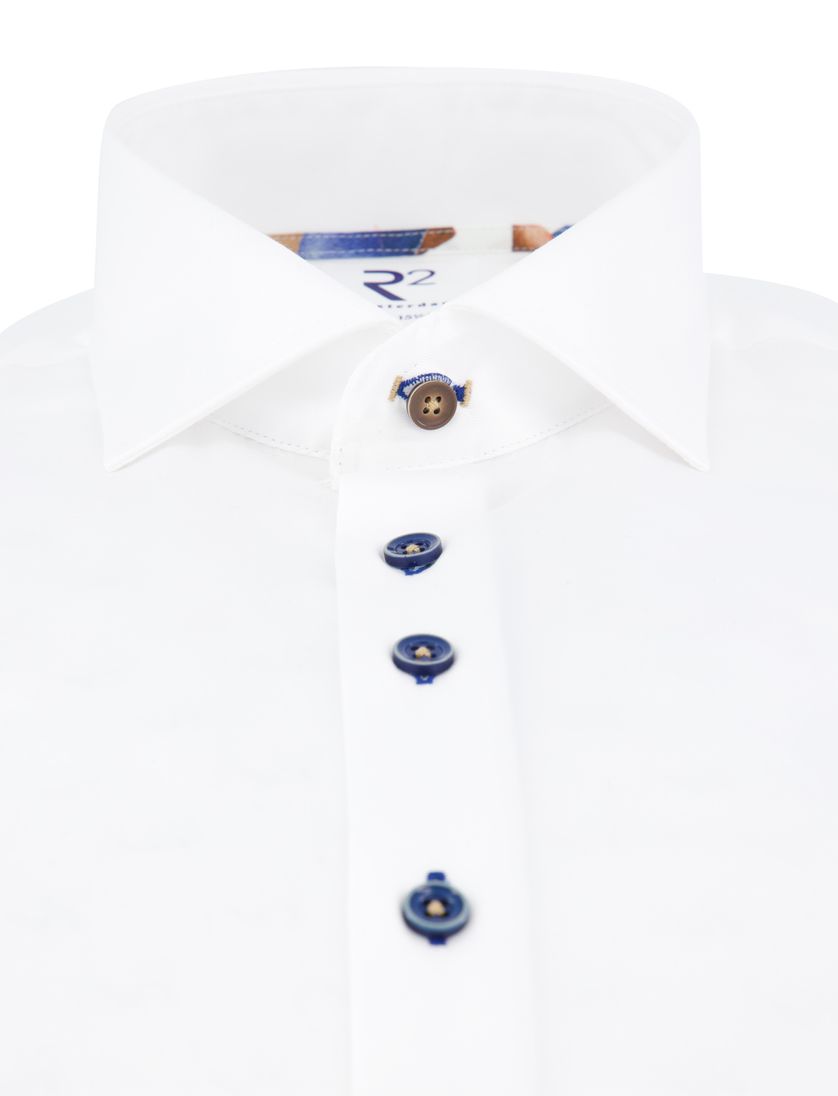 R2 overhemd effen wit met blauwe knopen katoen
