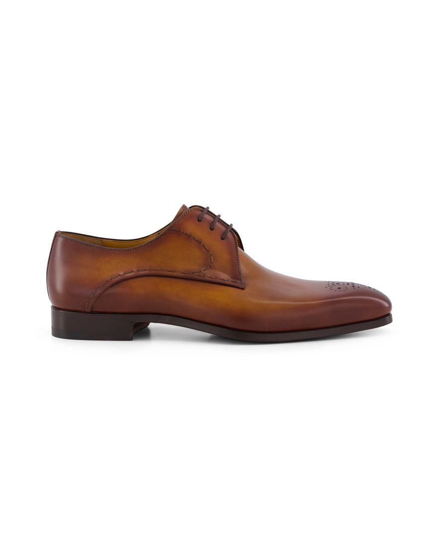 Magnanni lage veterschoenen bruin leer