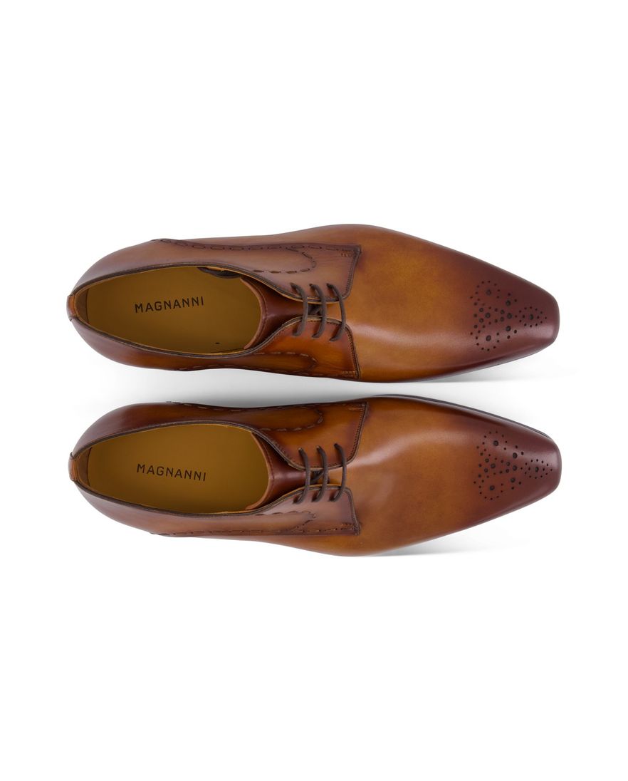 Magnanni lage veterschoenen bruin leer