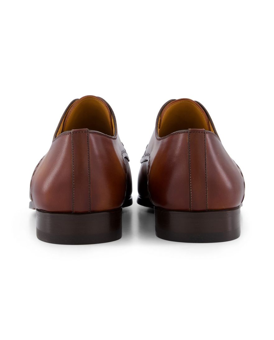 Magnanni lage veterschoenen bruin leer